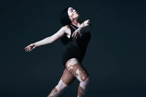 Viral Beauty: The Phenomenon of 'Sealed Beauty' Trends on Social Media - image 0