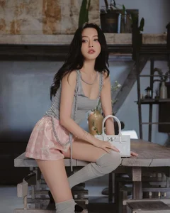 The Spectacular Transformation of Bich Phuong: From Pop Star to Fashion Icon - image 4