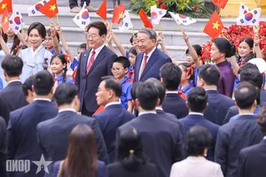 General Secretary and President To Lam Hosts Official Welcome Ceremony for South Korean President - image 5
