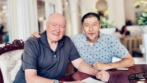 Diva Hong Nhung's Ageless Elegance and Nhat Kim Anh's Bold Style Transformation - image 10