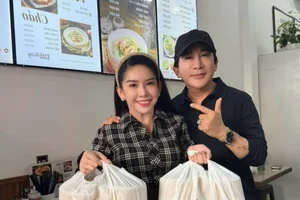 Diva Hong Nhung's Ageless Elegance and Nhat Kim Anh's Bold Style Transformation - image 0