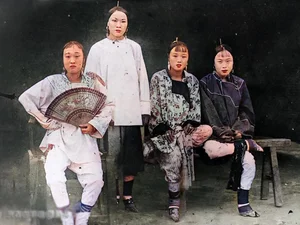 Rare Glimpses into History: The Captivating Beauty and Style of Qing Dynasty Courtesans in Vintage Photography - image 6