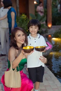 The Bold Elegance of MC Phuong Mai: A Showbiz Style Icon - image 1