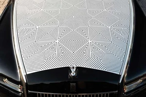 One-of-a-Kind Rolls-Royce Phantom Arabesque: A Masterpiece of Bespoke Luxury and Intricate Laser-Engraved Artistry Inspired by Middle Eastern Architecture - image 2