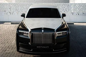 One-of-a-Kind Rolls-Royce Phantom Arabesque: A Masterpiece of Bespoke Luxury and Intricate Laser-Engraved Artistry Inspired by Middle Eastern Architecture - image 5