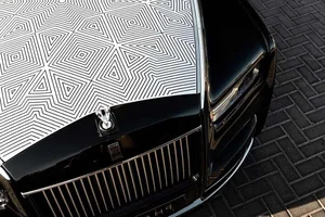 One-of-a-Kind Rolls-Royce Phantom Arabesque: A Masterpiece of Bespoke Luxury and Intricate Laser-Engraved Artistry Inspired by Middle Eastern Architecture - image 7