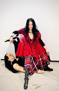 Vietnamese Diva Hong Nhung Stuns Fans with Bold and Edgy Fashion Statement - image 8