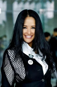 Vietnamese Diva Hong Nhung Stuns Fans with Bold and Edgy Fashion Statement - image 5
