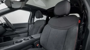 Hyundai Ioniq 3 Debuts: The Electric Hatchback with Physical Buttons - image 7