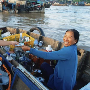 Exploring the River City Charm: Ngoc Trinh Visits Quoc Truong’s Scenic Hometown - image 2
