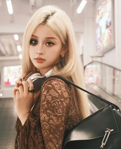 Viral Beauty Trends: The Story Behind the Hidden Social Media Star - image 1
