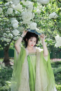 Ethereal Garden Muse: Xiao Bing Gan in YiTuYu Vol.8856 - image 16