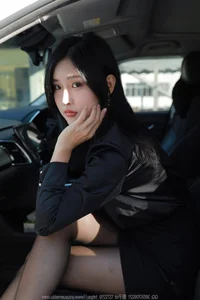 Elegant Fashion Showcase: IESS SXJ No.1617 Featuring Xiao Bao - image 30