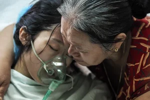 The Heroic Journey of Lieutenant Đậu Thị Huyền Trâm: A Story of Maternal Love - image 1