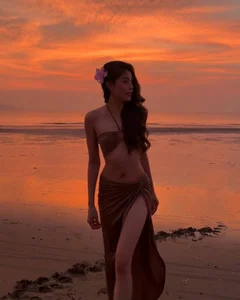 Discover the Stunning Bikini Gallery of Volleyball Icon Đặng Thu Huyền: A Blend of Sport and Glamour - image 7