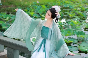 Art Language Vol.7419: Exploring the Unique Style and Visual Charm of Bu Ke Ai De He He Miao in YiTuYu Gallery - image 0