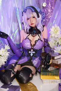 Discover the Ethereal Beauty of Black Swan Honkai Star Rail by Enchanting Coser Potato Godzilla - image 0