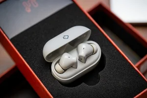 Experience the Beat: Bức Tường True Wireless Earbuds - A New Trend in Music and Style - image 1