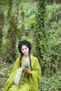 Artistic Expressions: Miao Su Su in YiTuYu Art Language Vol.7320 - image 40