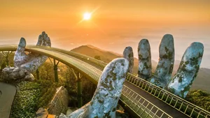 Da Nang Named Top 10 Global Food Destination for 2025: A Culinary Journey - image 3