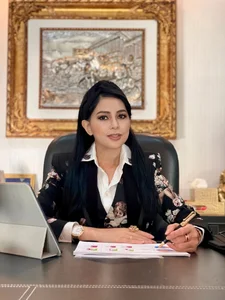 The Timeless Elegance of Vietnam's Renowned Female CEO Le Hong Thuy Tien - image 9