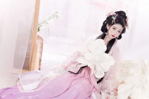 YiTuYu Art Language Vol.6708: Qi Luo Sheng De Xiao Su Su Visual Journey - image 13