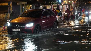 Rain or Shine: Ho Chi Minh City's Vibrant Weekend Spirit - image 18