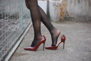 Mei Zi in Burgundy High Heels: A Sophisticated IESS Fashion Editorial - image 4