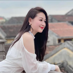 Viral Hanoi Teacher Beauty and Style Update Post-2023 School Opening - image 3