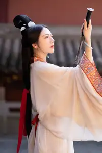Yan Ru Yu's Timeless Hanfu Elegance: Discover YiTuYu Art Language Vol.8693 - image 4