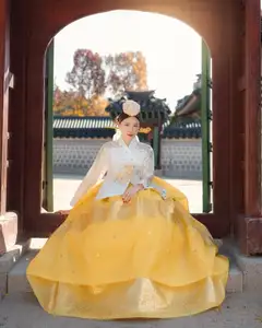 Vietnamese MC Thanh Thanh Huyen Shines in Traditional Hanbok in Korea - image 7