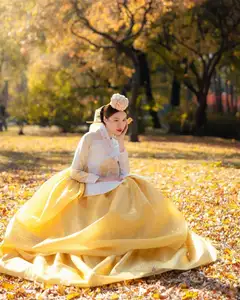 Vietnamese MC Thanh Thanh Huyen Shines in Traditional Hanbok in Korea - image 0
