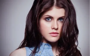Celebrating the Top 10 Most Beautiful Women in the World Today - image 6
