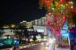 Vinhomes Grand Park at Night: A Shimmering Urban Oasis in Ho Chi Minh City - image 0
