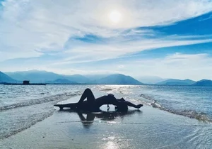 Discover the Magical Sandbar Path of Diep Son Island in Khanh Hoa - image 2