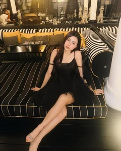 Stunning Poolside Birthday: Hạt Dẻ Celebrates in Style with Radiant Beauty - image 8