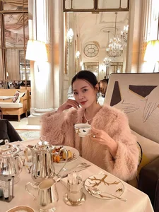 Vietnamese Actress Midu’s Natural Beauty Revealed in Candid Photos Taken by Her Students - image 8