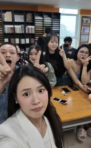 Vietnamese Actress Midu’s Natural Beauty Revealed in Candid Photos Taken by Her Students - image 6