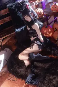 Coser Shi Liang Yu: Enchanting Kazuha Halloween Transformation (34P) - image 1
