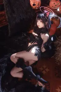 Coser Shi Liang Yu: Enchanting Kazuha Halloween Transformation (34P) - image 12