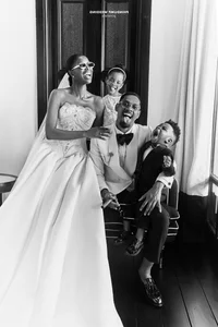 Vietnam National Team Defender Unveils Unique and Creative Wedding Photos - image 4