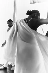 Vietnam National Team Defender Unveils Unique and Creative Wedding Photos - image 11