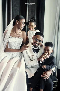 Vietnam National Team Defender Unveils Unique and Creative Wedding Photos - image 2