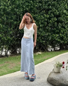 Ageless Elegance: How Yen Trang Redefines Travel Fashion and Youthful Style at 42 - image 1