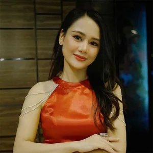 Huyen Sam's Radiant Performance in 'Hoa Sua Ve Trong Gio' - image 1