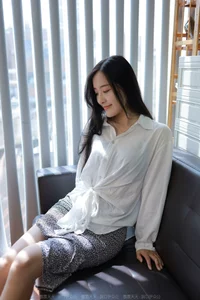 IESS Wan Ping Yu Xiang Rou Si: A Fusion of Fashion and Grace - image 17