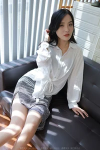 IESS Wan Ping Yu Xiang Rou Si: A Fusion of Fashion and Grace - image 41
