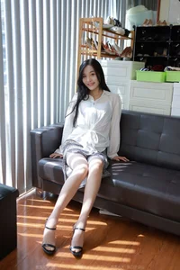 IESS Wan Ping Yu Xiang Rou Si: A Fusion of Fashion and Grace - image 8