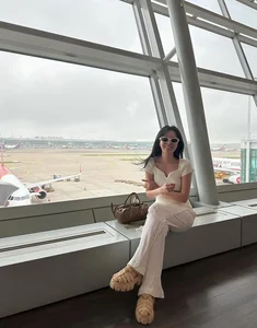 J-Hope’s Sister Jung Ji-woo Explores Vietnam: Travel and Fashion Inspiration - image 5