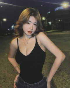 Iconic Transformation: Modern Influencer Channels Marilyn Monroe’s Timeless Hollywood Glamour - image 2